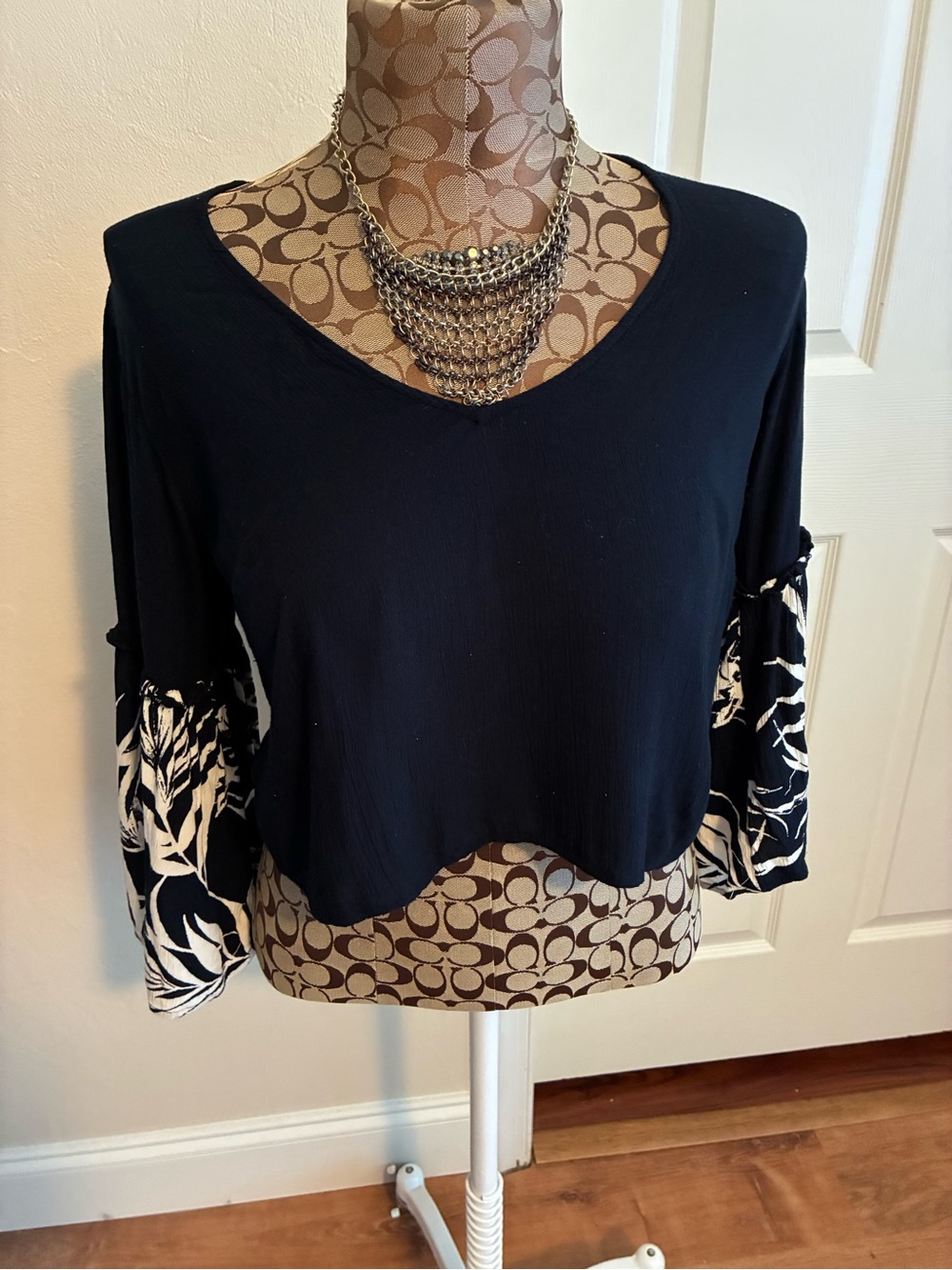 Billabong Black Cropped V-Neck Top with 3/4 White Botanical Bell Sleeves